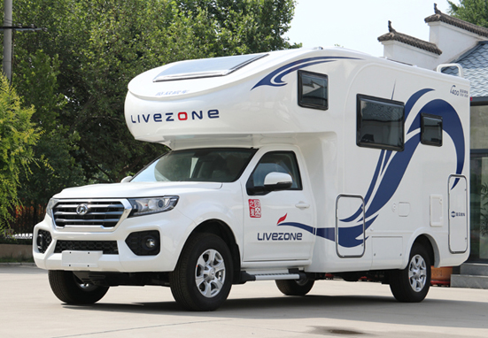 喜歡自駕游，不知道怎么選房車，看看這款四驅房車