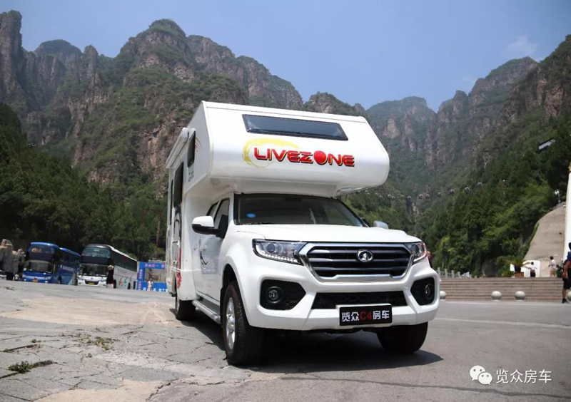 這么大的床,房車(chē)上少見(jiàn),趕緊選 這么大的床,房車(chē)上少見(jiàn),趕緊選