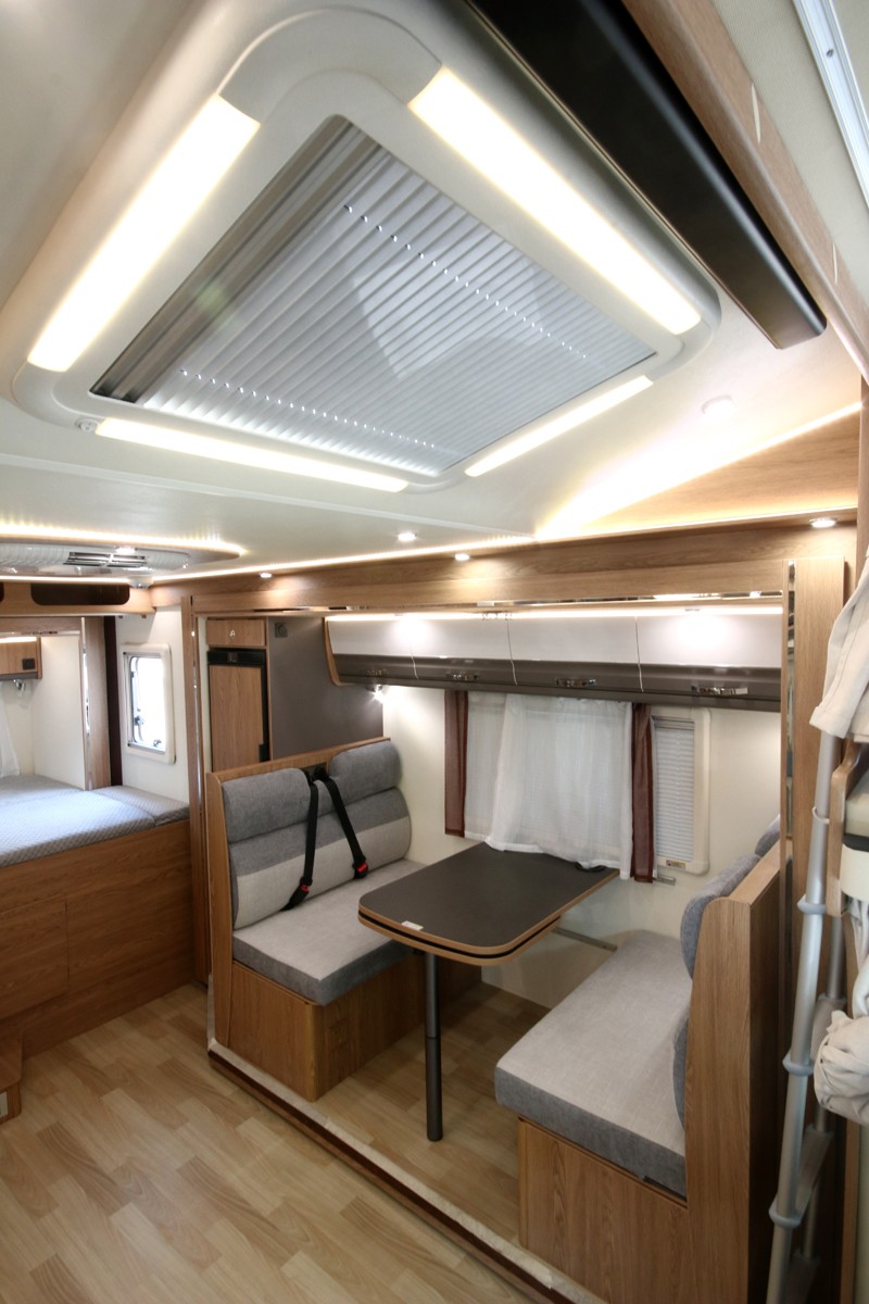 皮卡房車和依維柯房車你會選哪種？