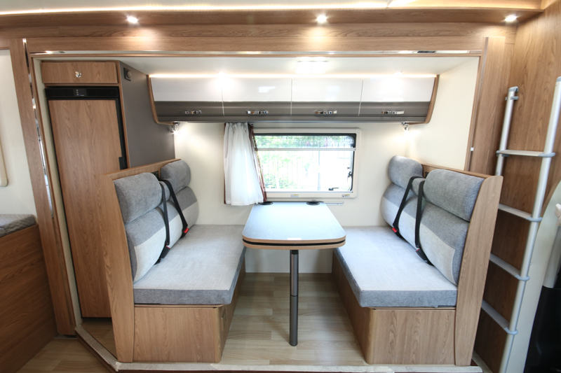 皮卡房車和依維柯房車你會選哪種？