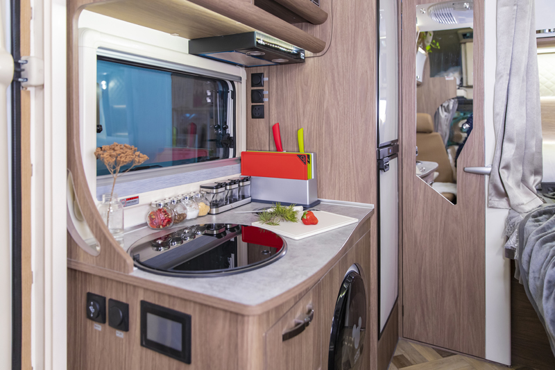 大空間,房車玩的才舒服 大空間,房車玩的才舒服