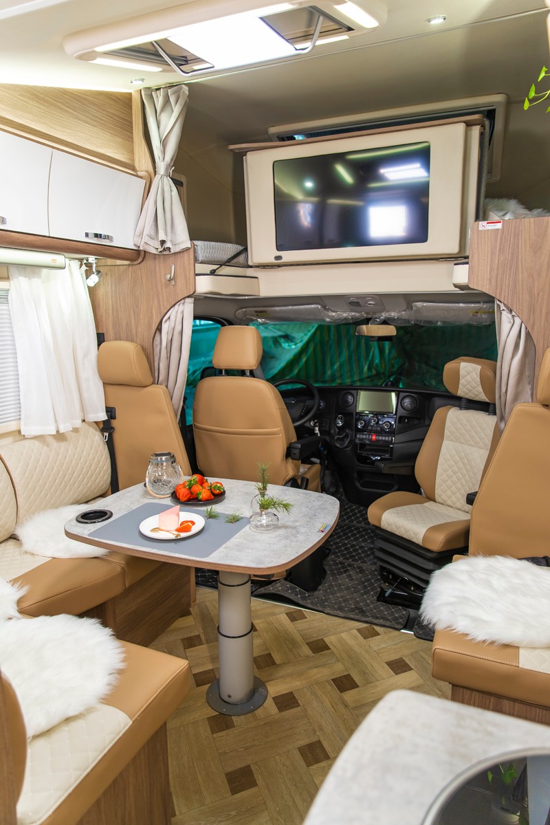 品質(zhì)、安全、舒適、空間,這款房車沒(méi)得挑 品質(zhì)、安全、舒適、空間,這款房車沒(méi)得挑