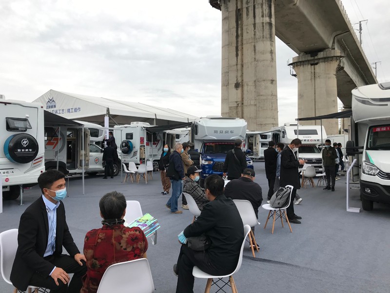 炮營(yíng)集合，連看自由炮房車(chē)