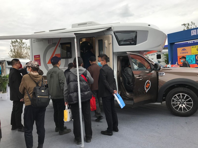 炮營(yíng)集合，連看自由炮房車(chē)