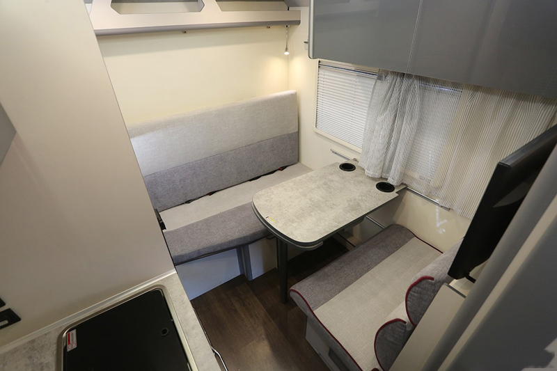 動力 豐富配置，這樣的房車省心、舒心