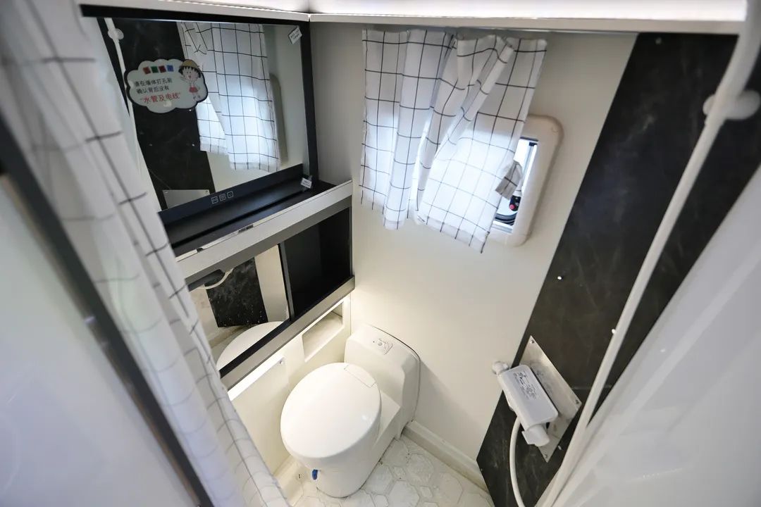 想買輛房車環游中國，該選B型還是C型？